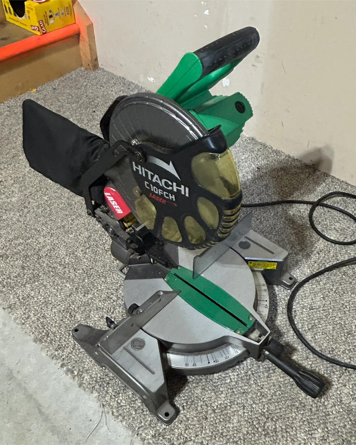 Hitachi C10FCH Compound Miter Saw with Laser Guide - photo 2