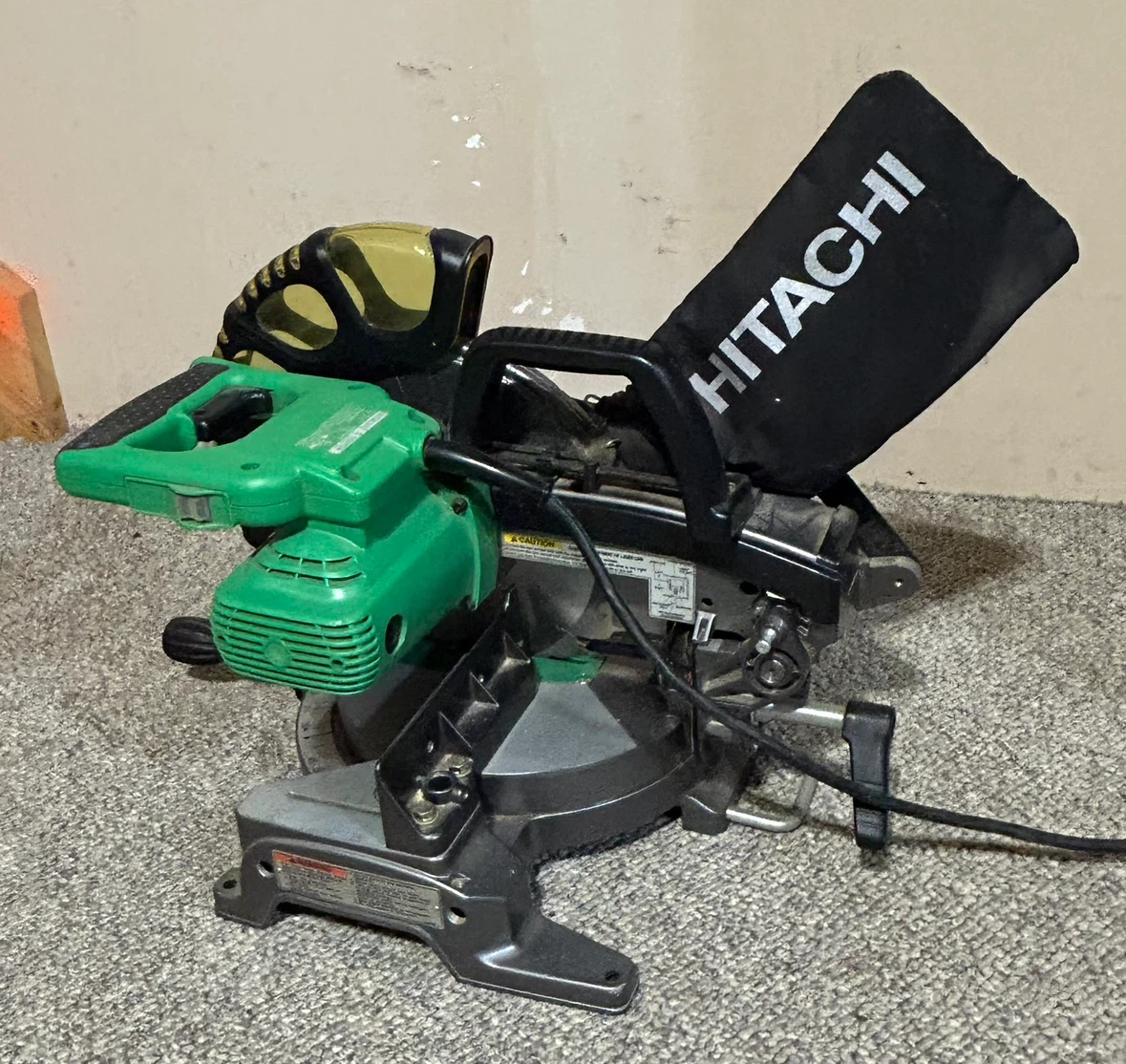 Hitachi C10FCH Compound Miter Saw with Laser Guide - photo 4