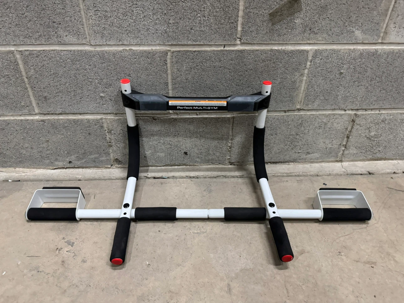 Perfect Fitness Doorway Pull Up Bar 15$ cash