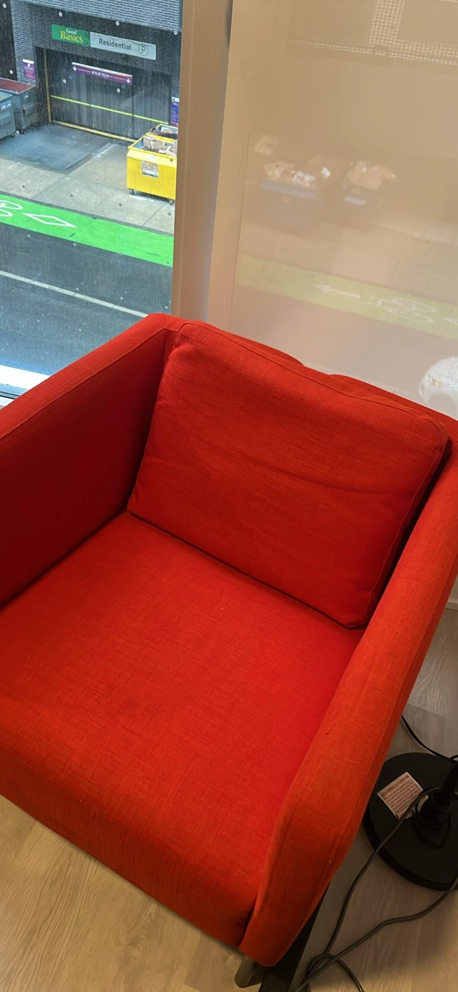 Red Armchair - photo 2