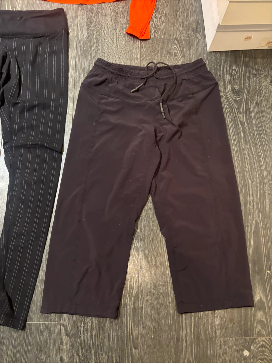3 Lululemon workout gear + 4 Free SMALL - photo 2