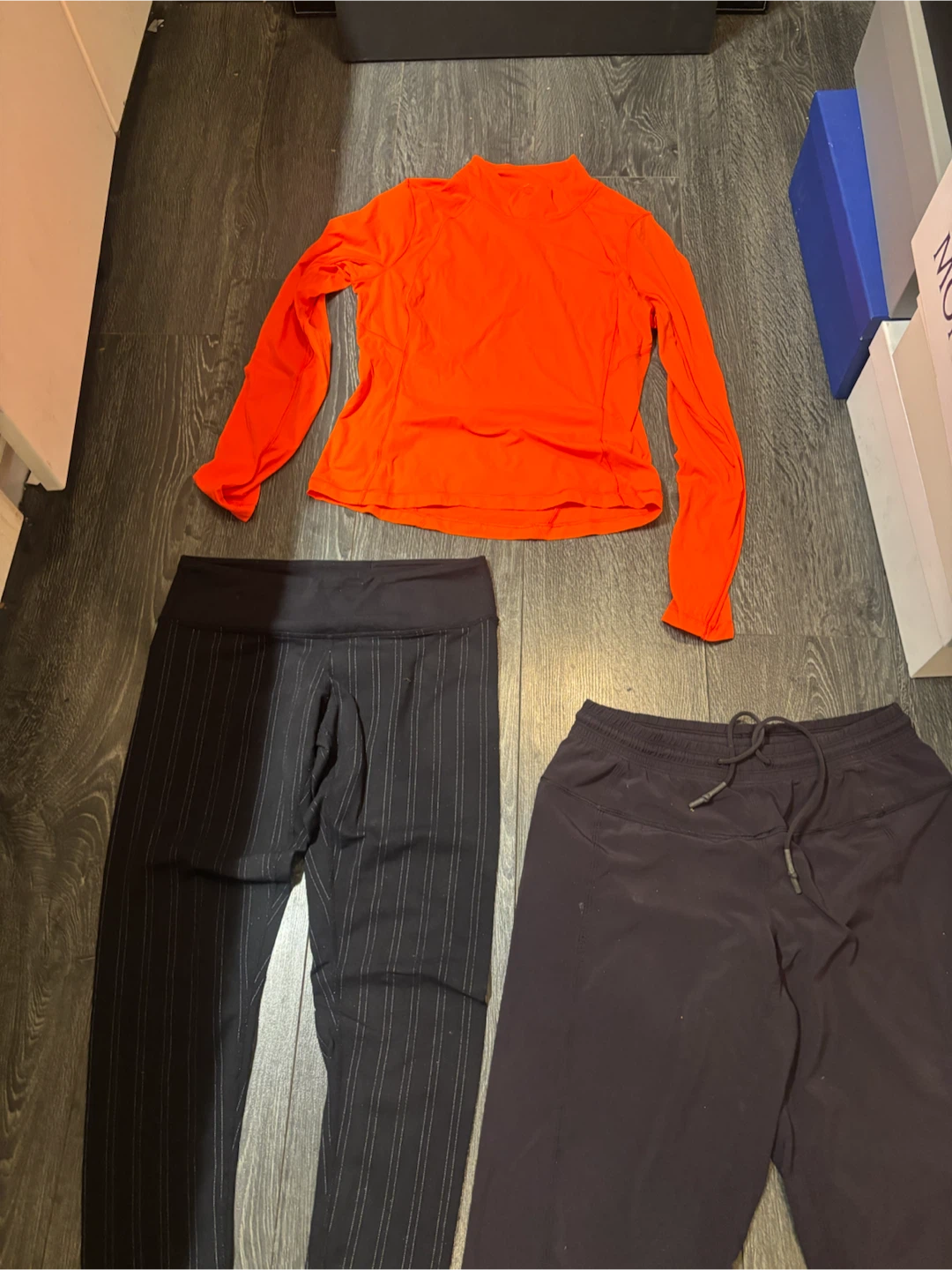 3 Lululemon workout gear + 4 Free SMALL - photo 4