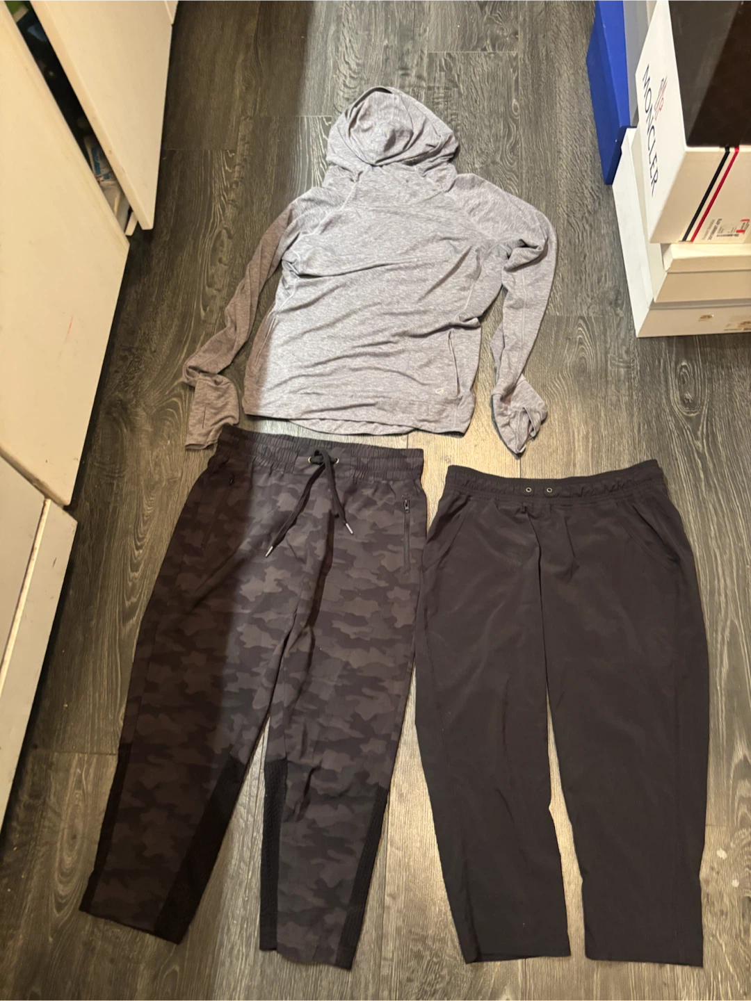 3 Lululemon workout gear + 4 Free SMALL - photo 5