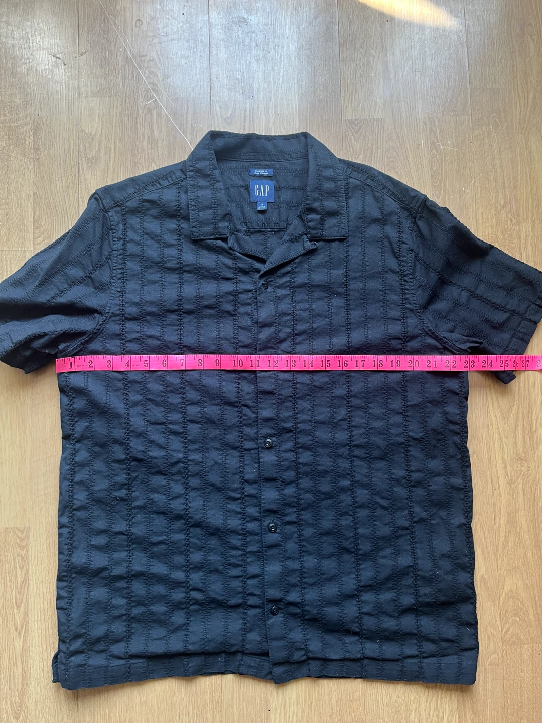 GAP Black Short Sleeve Button-Up Shirt - Men’s Large - photo 3
