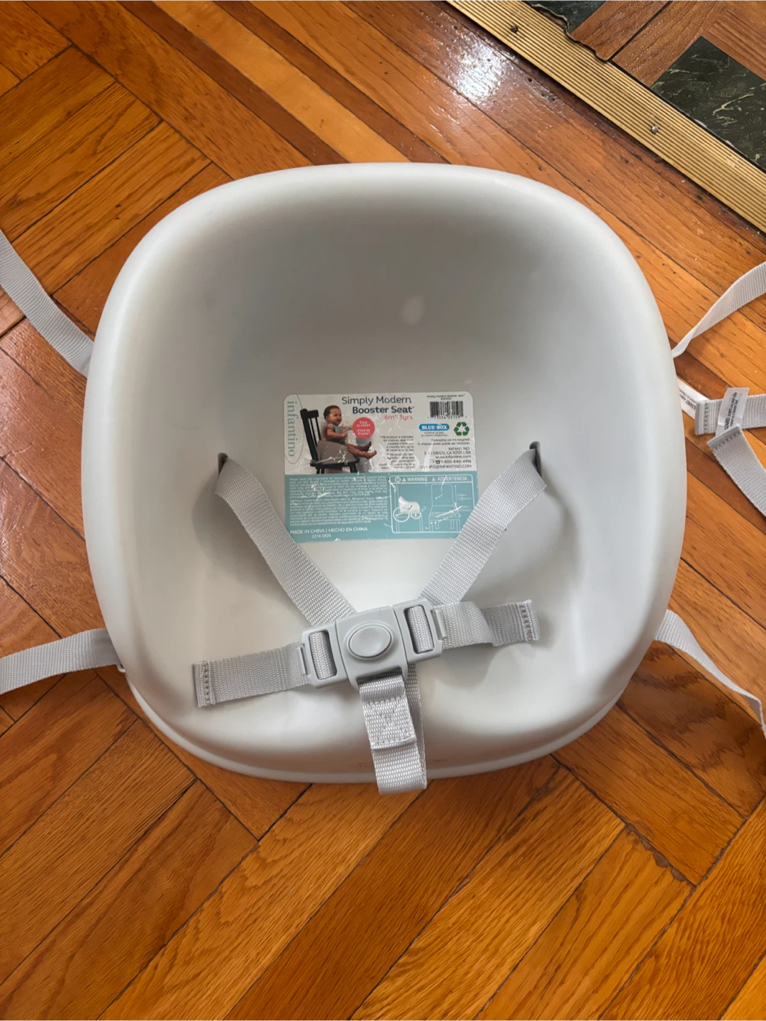 Infantino Simply Modern Booster Seat