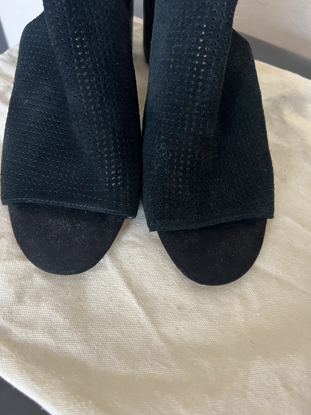 Nine West Black Suede Peep Toe Heels Size 9.5