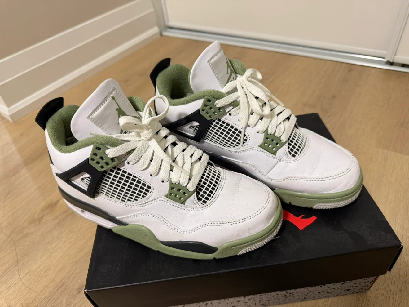 Jordan 4 Retro 'Olive' Sneakers - Us 8 - $160