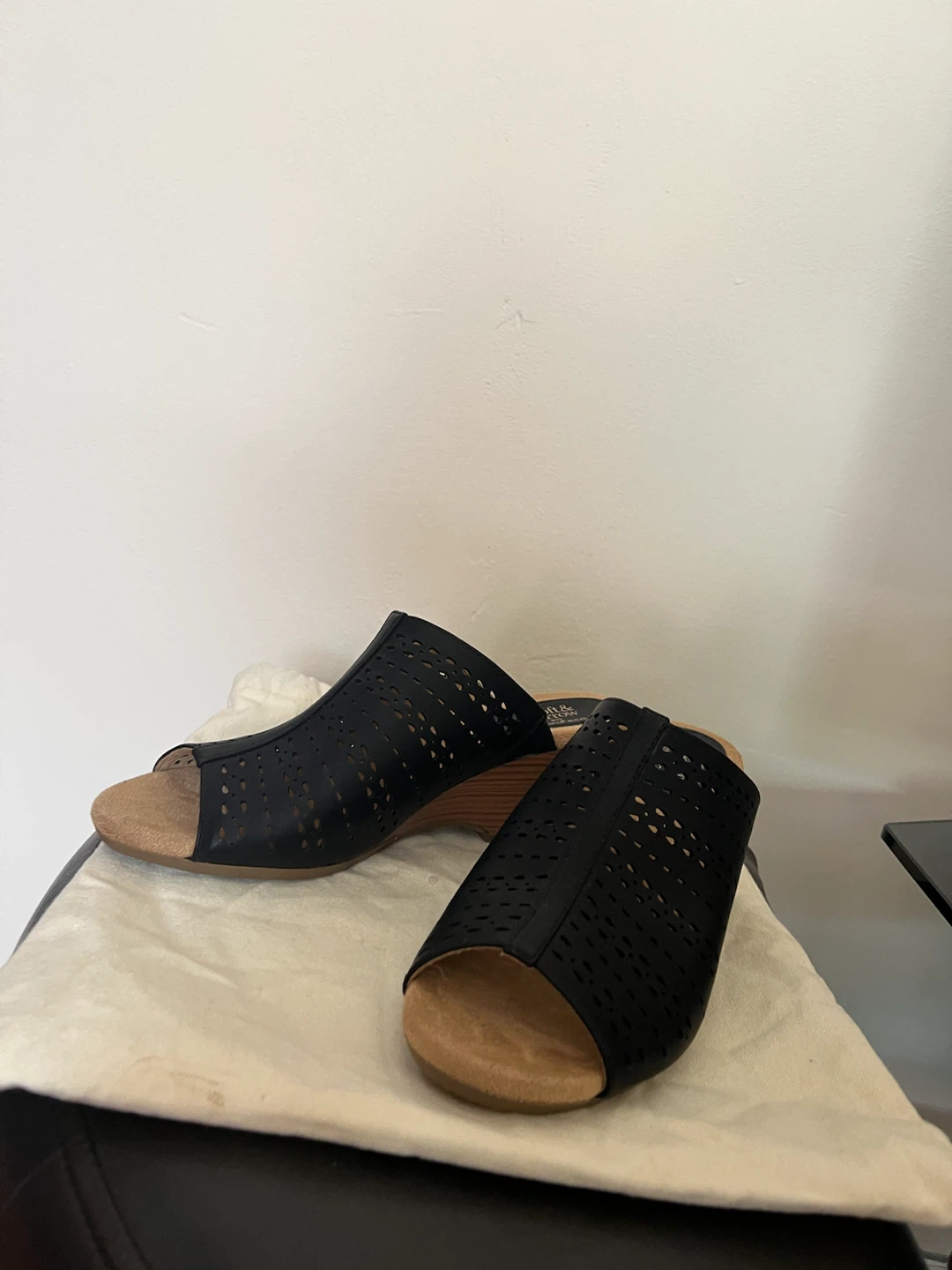 Croft & Barrow Black Wedge Sandals - photo 2