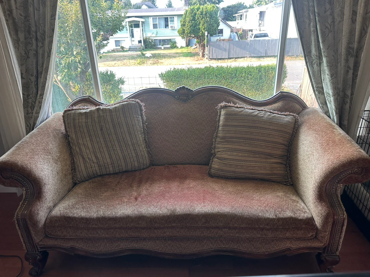 Couch set