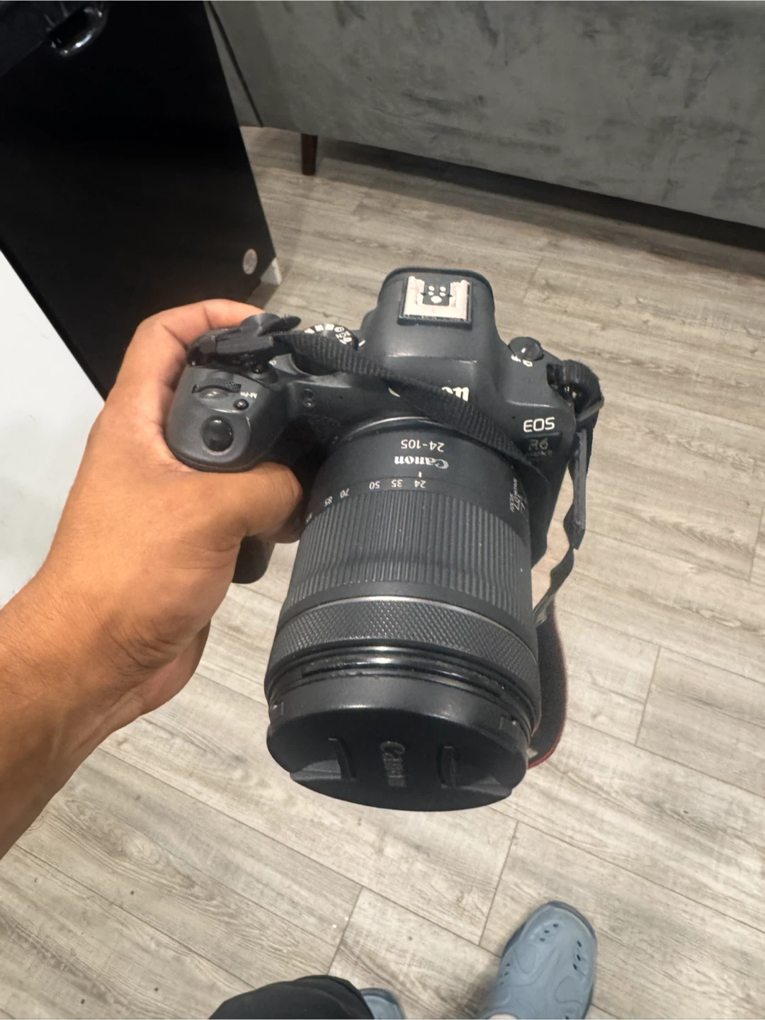 Canon EOS R6 Mark II Camera with 24-105mm Lens - photo 3