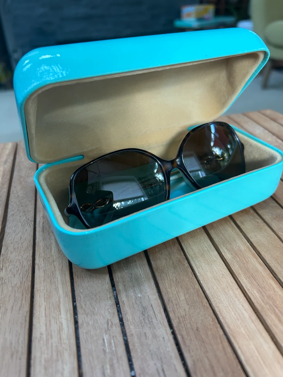 Tiffany & Co Sunglasses - Tiffany Blue Case + Cloth Included - photo 2