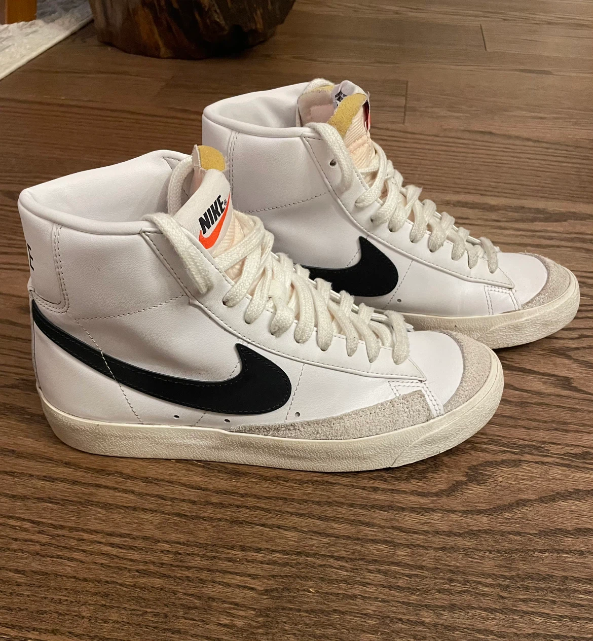 Women’s Nike Blazers sz. 8.5