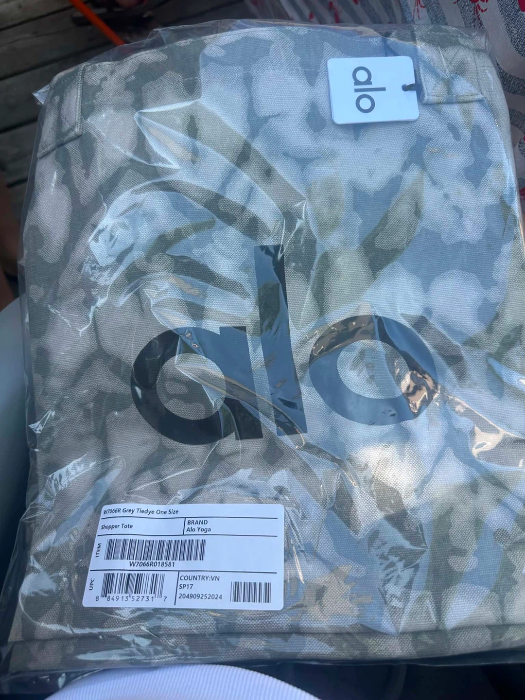 Alo Yoga Shopper Tote Bag - Grey Tie-Dye One Size