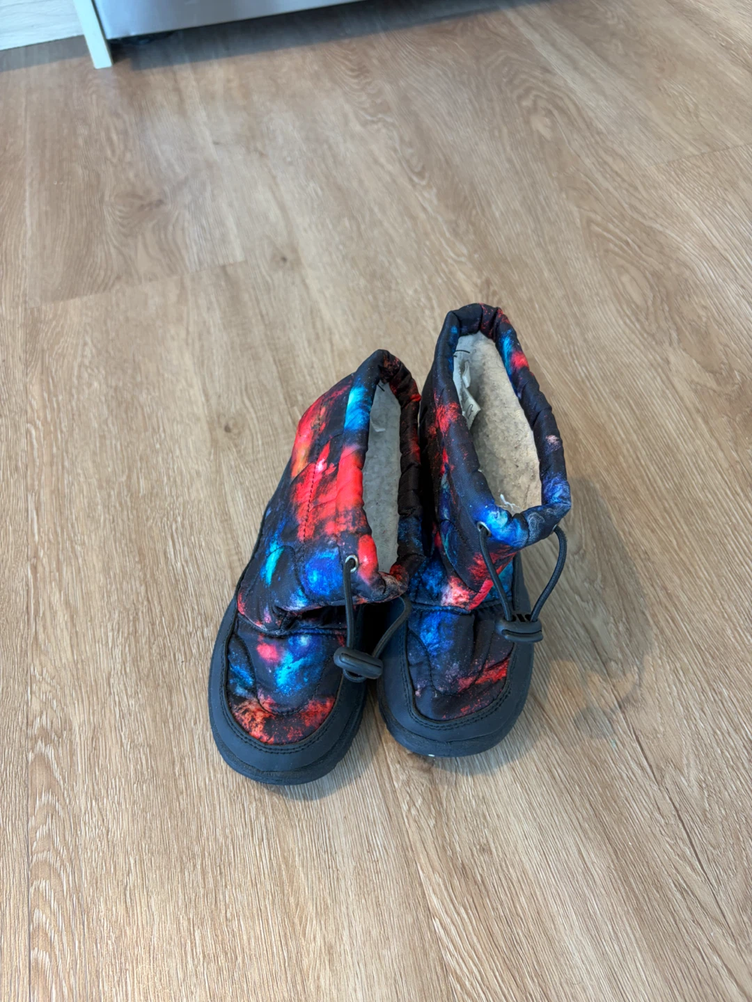 Kids' Printed Snow Boots and gloves