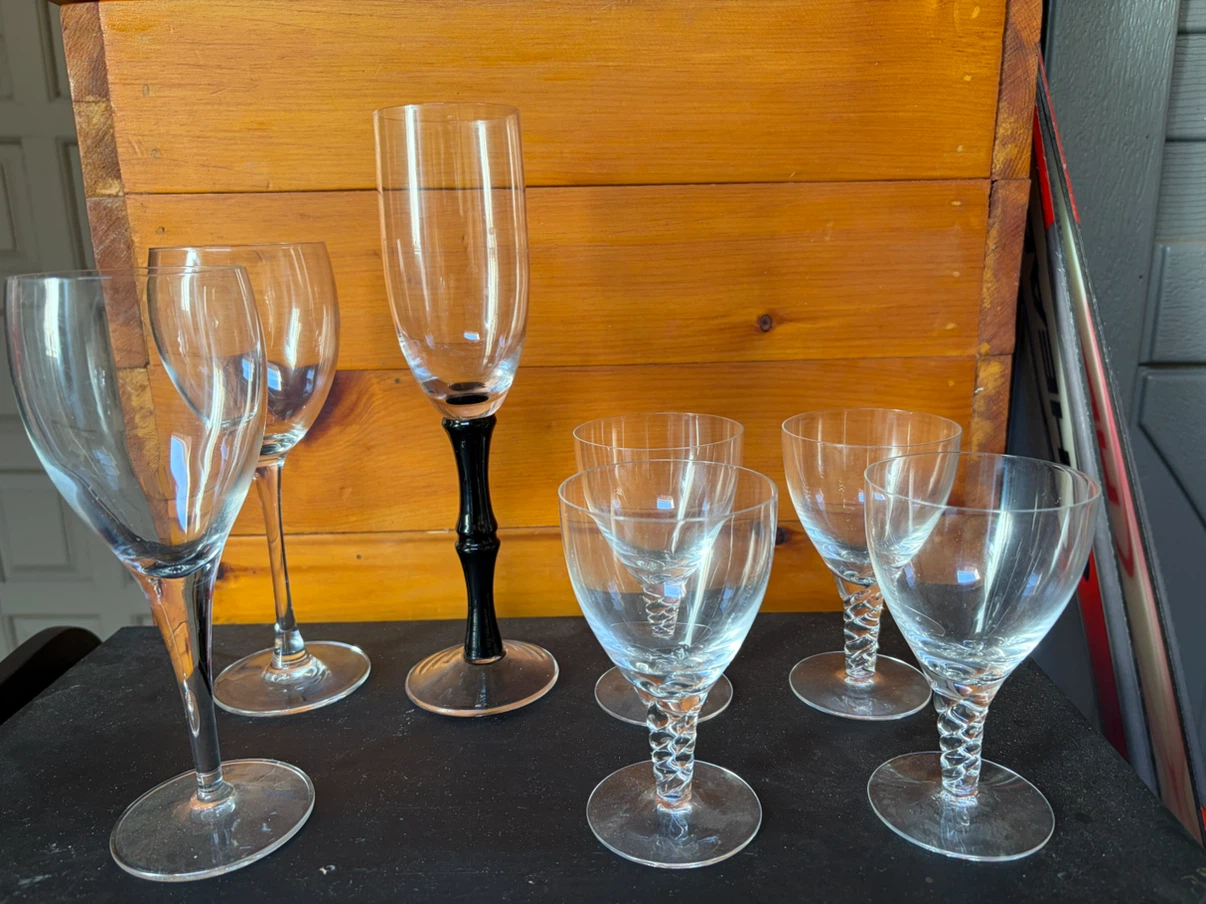 Set of 7 Assorted Wine and Champagne Glasses