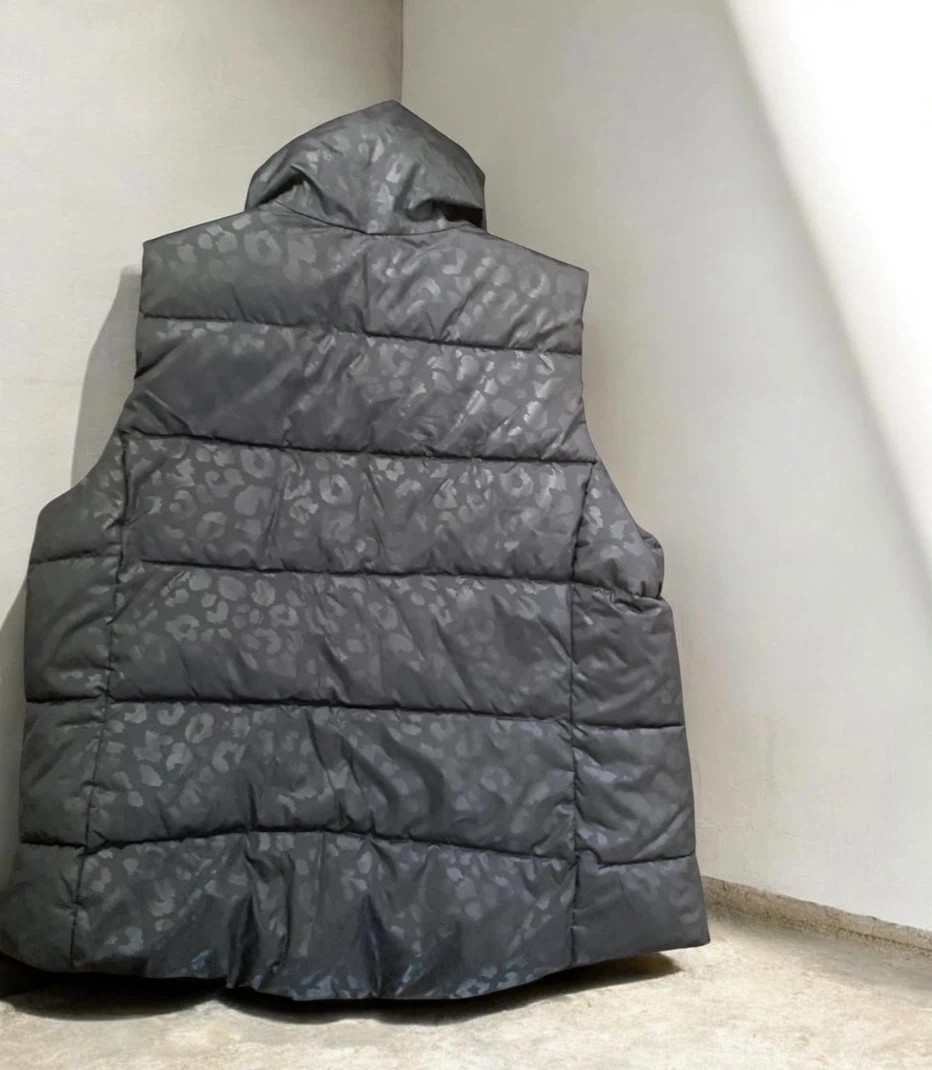 Old Navy Puffer Vest Women's XL Grey Leopard Print - photo 4