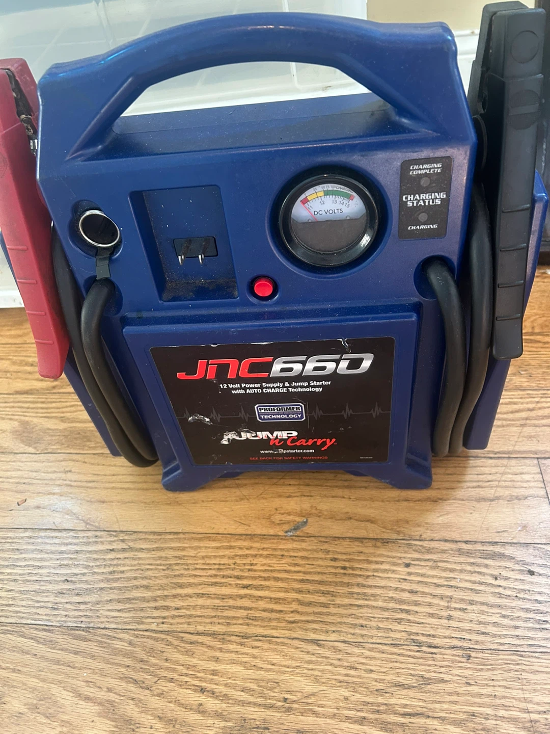 JNC660 12 Volt Jump Starter