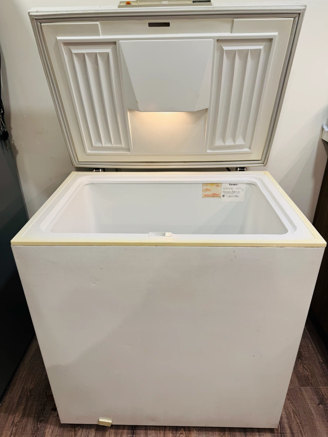Hotpoint Chest Freezer - photo 3