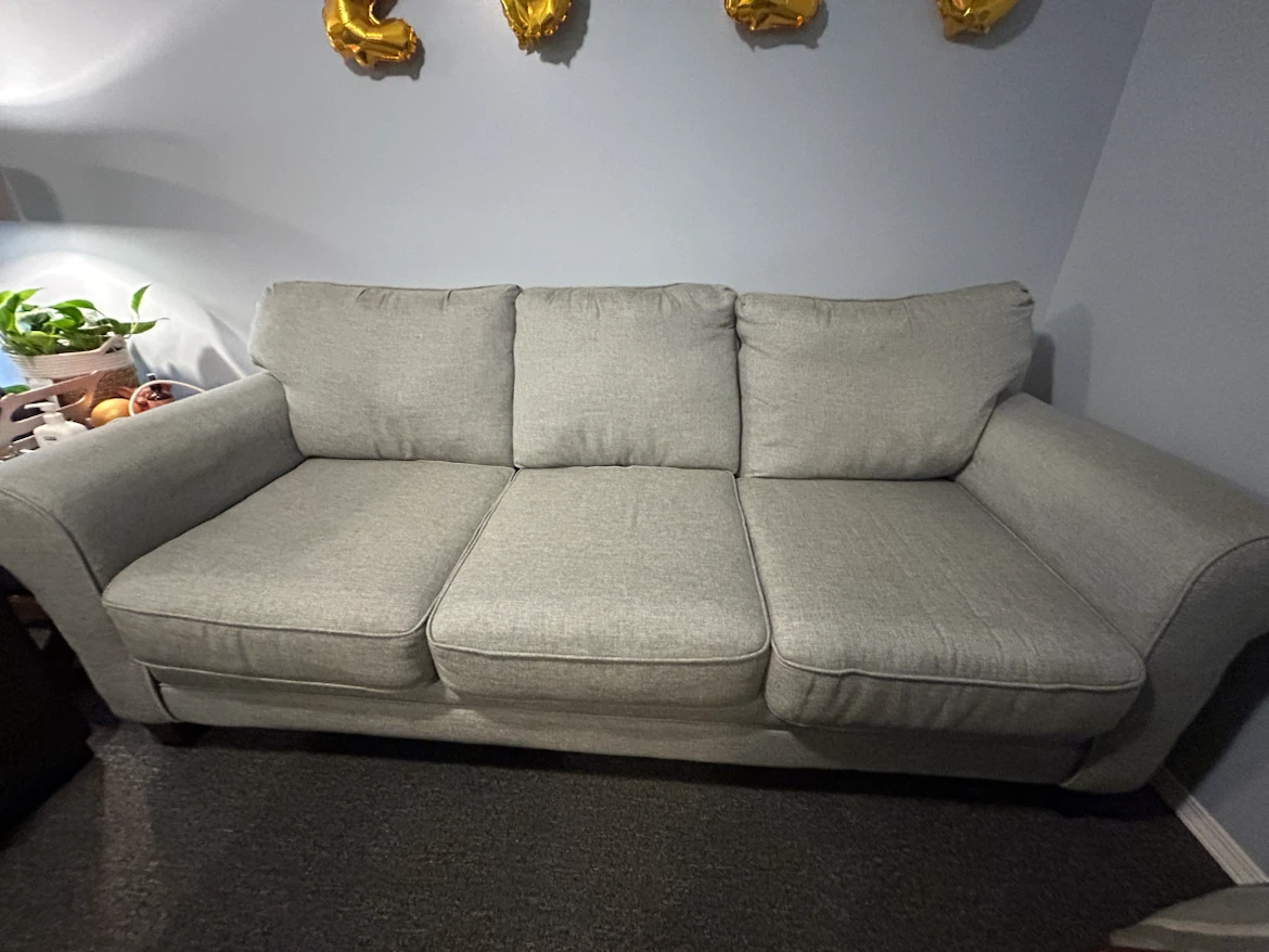Grey couch - photo 2