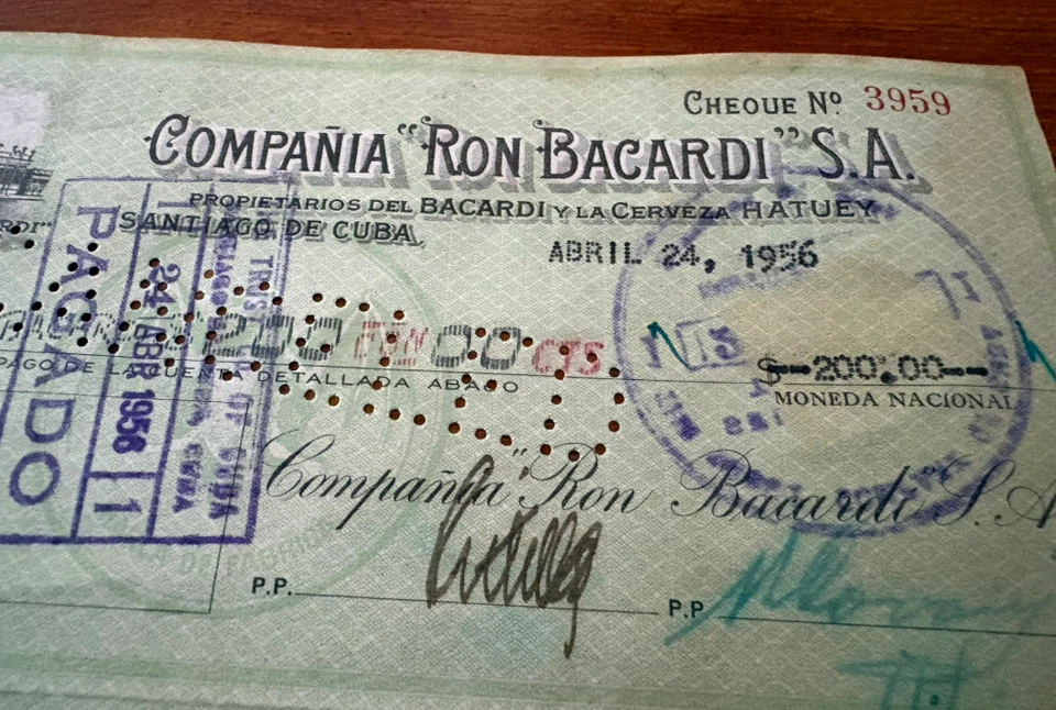 Cuba genuine Bacardi S.A. Cheque - April 24, 1956 - photo 3