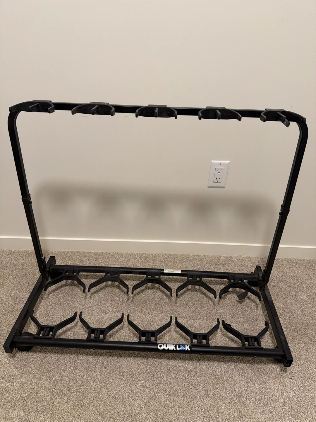 Guitar stand