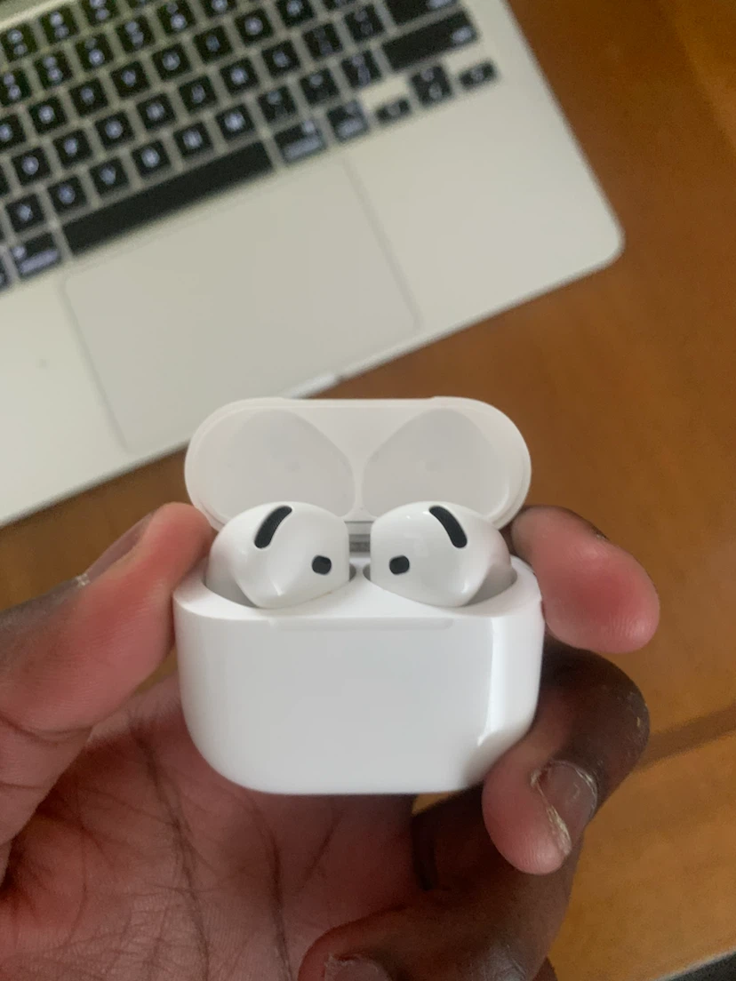 Apple AirPods Gen 4 Noise Cancellation - photo 2