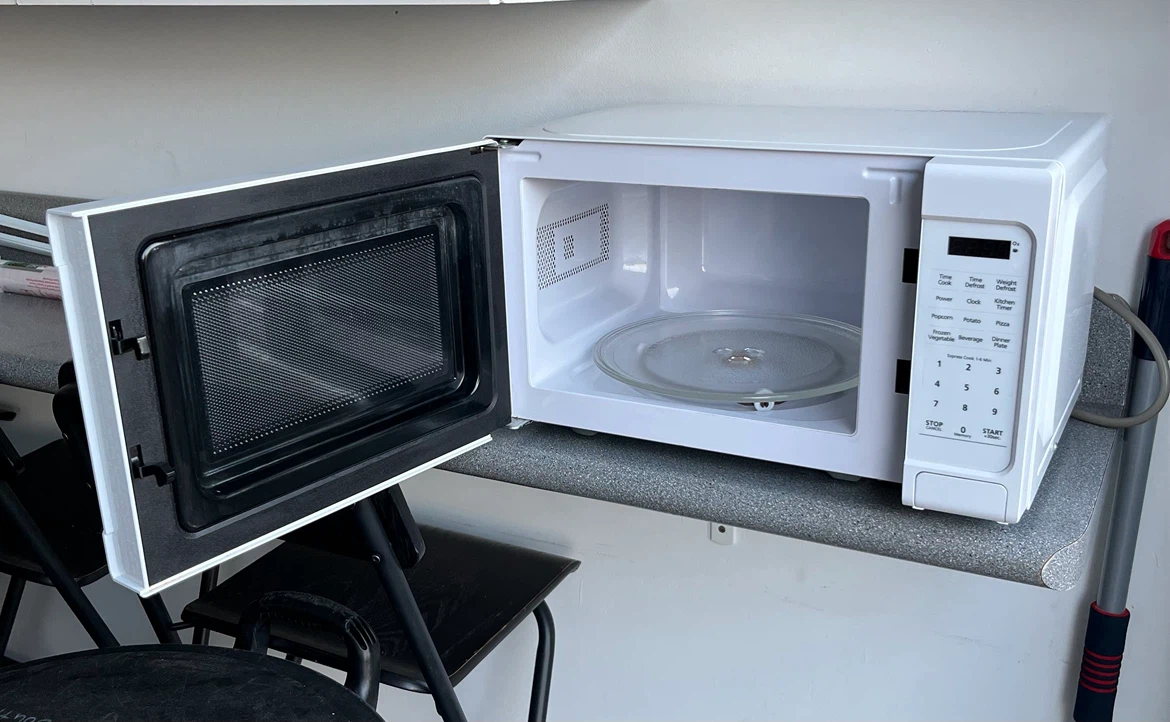 Small Master Chef Countertop Microwave - photo 2