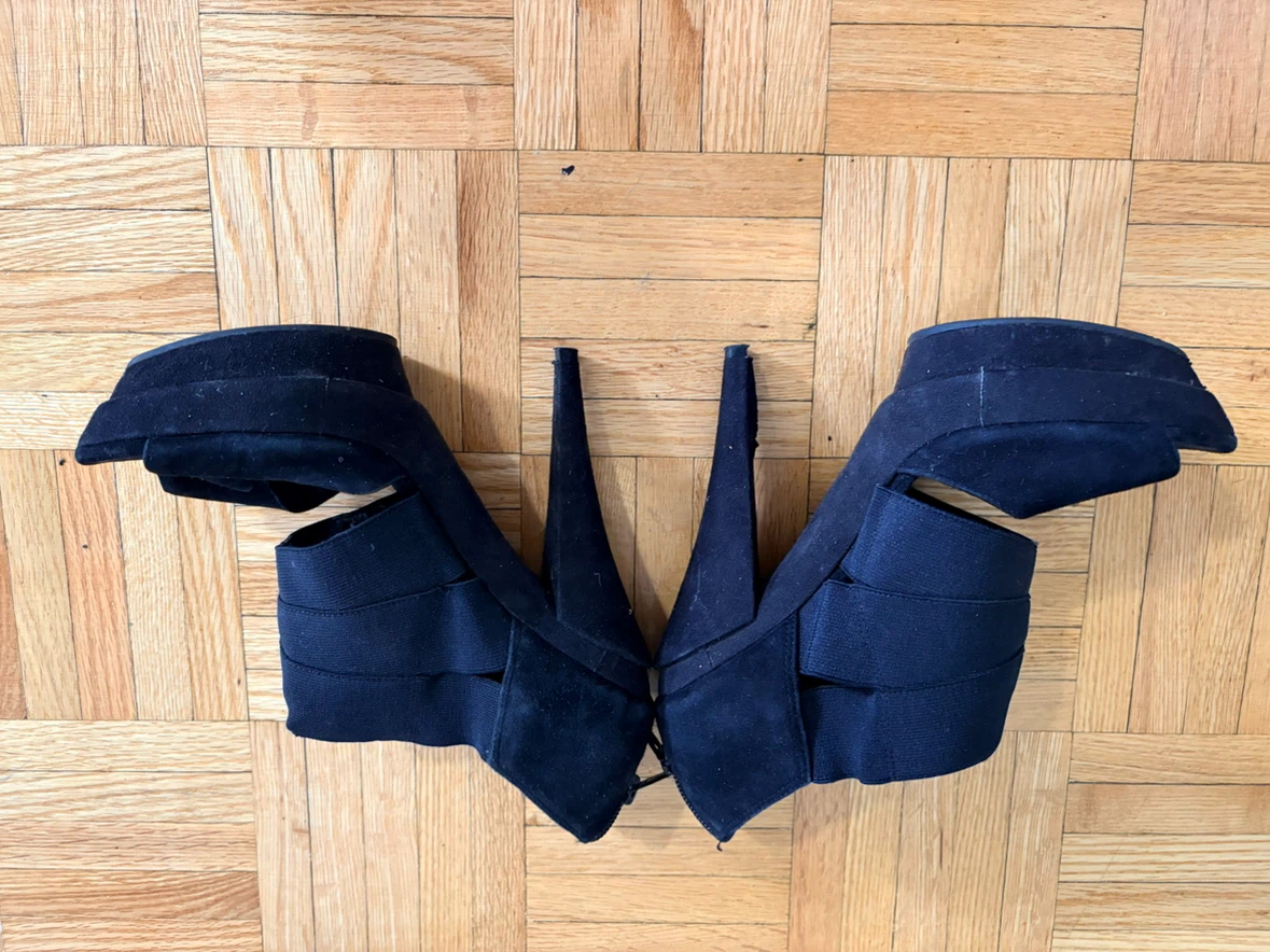 Jessica Simpson Black Suede Heels