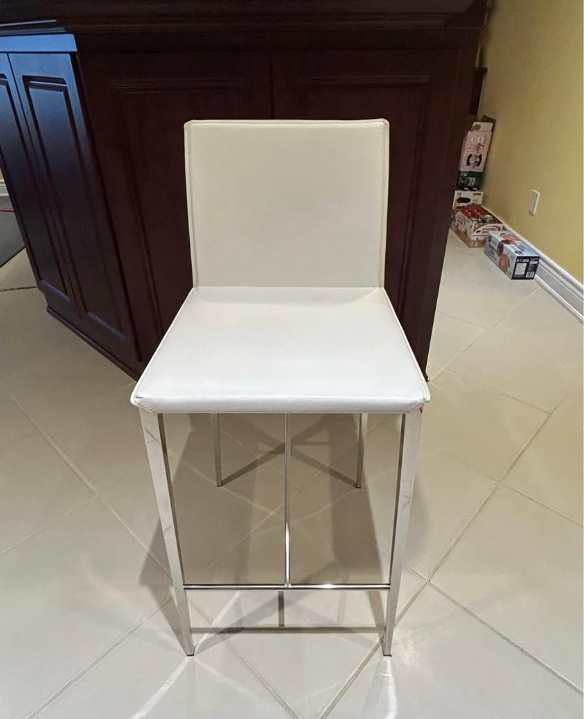 White Stool -Structube