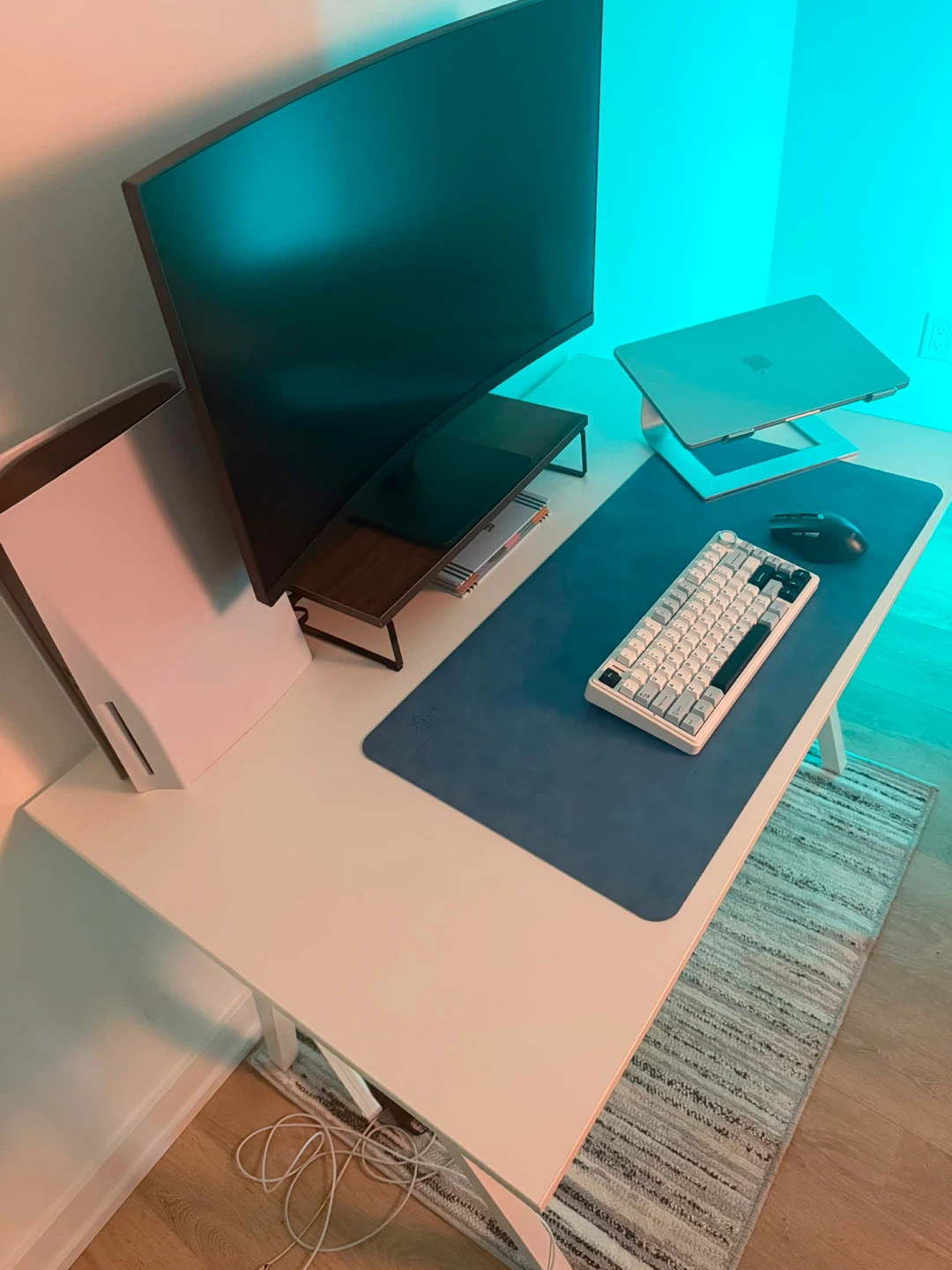 White Ikea Desk - photo 2