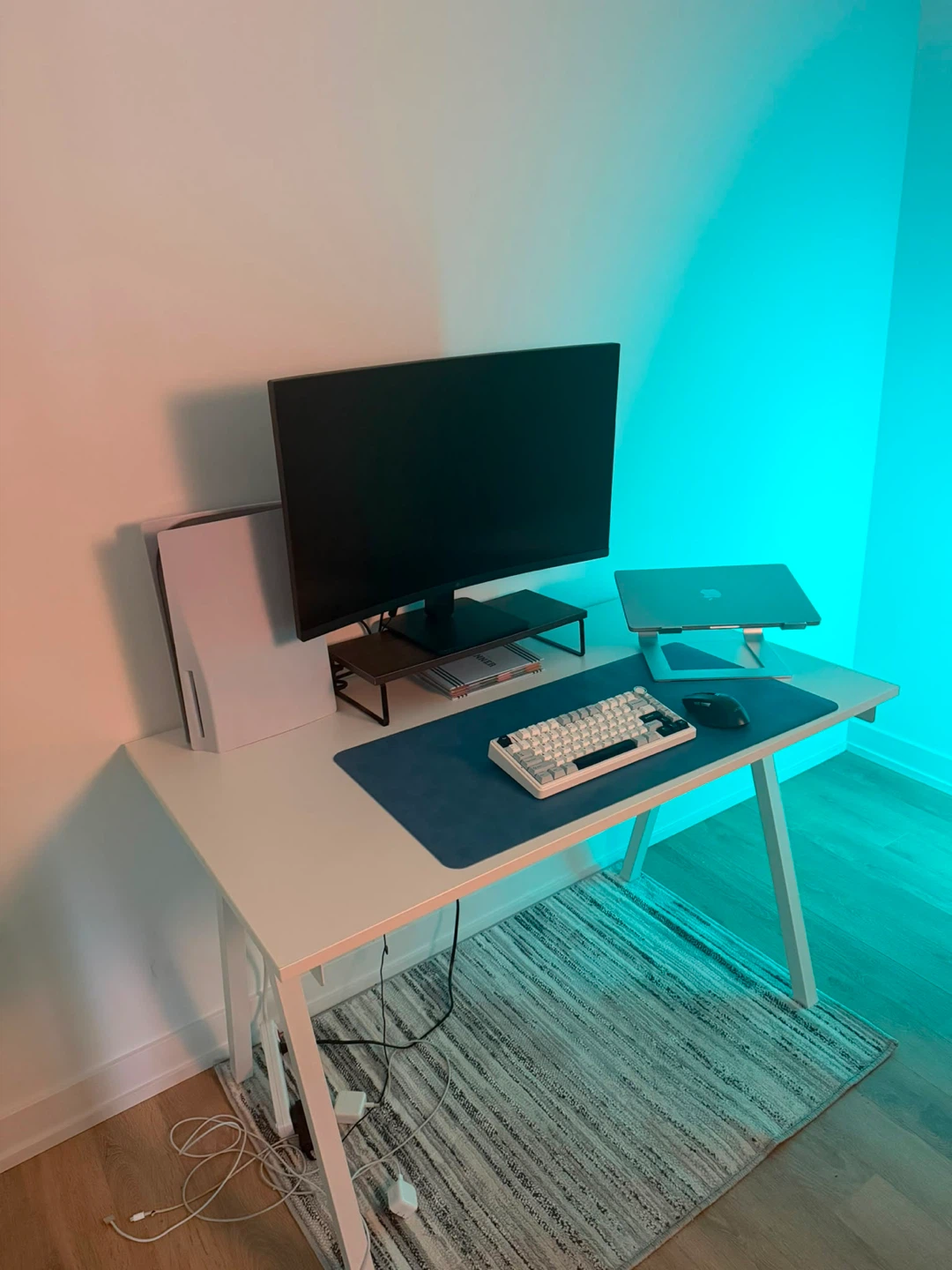 White Ikea Desk - photo 3