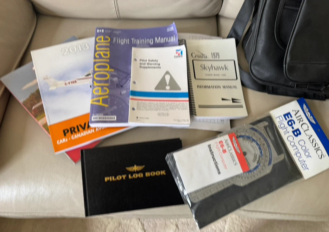 Spectrum Airways Flight Training Bag with Pilot Supplies - photo 3