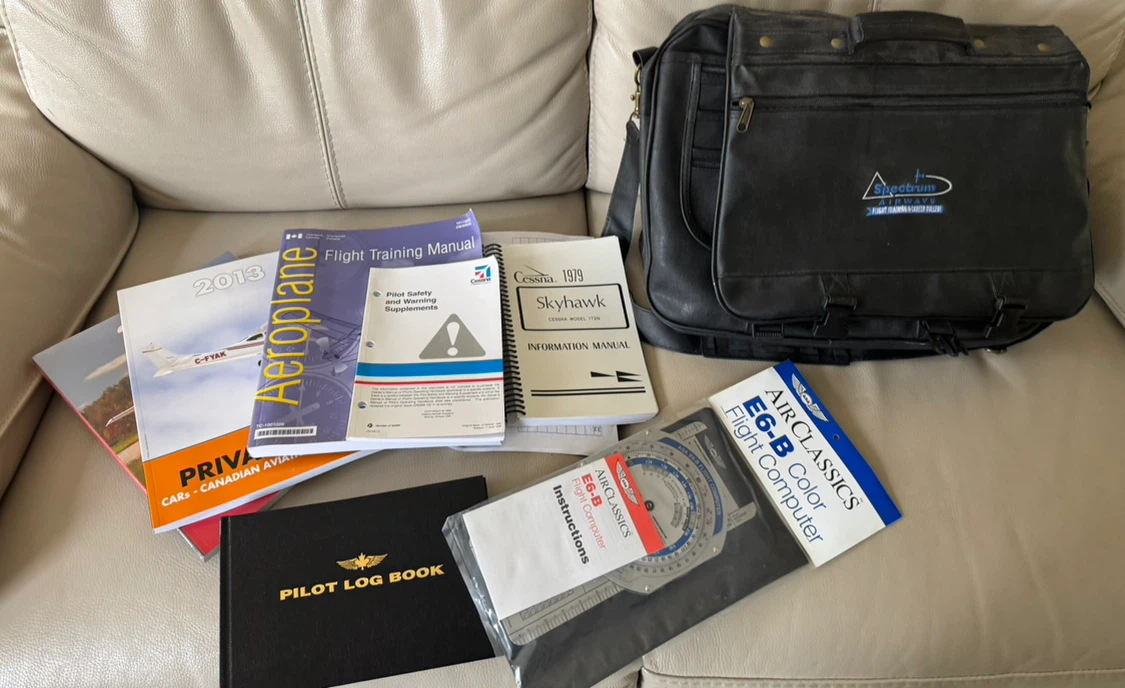 Spectrum Airways Flight Training Bag with Pilot Supplies - photo 4
