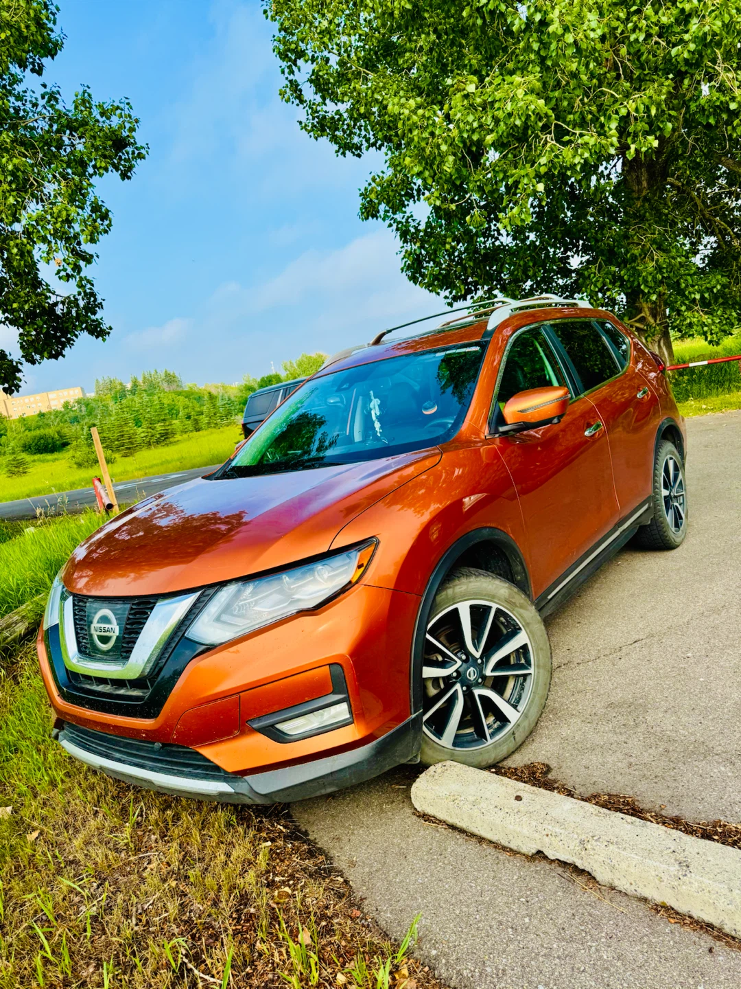 Nissan Rogue Orange SUV 2017