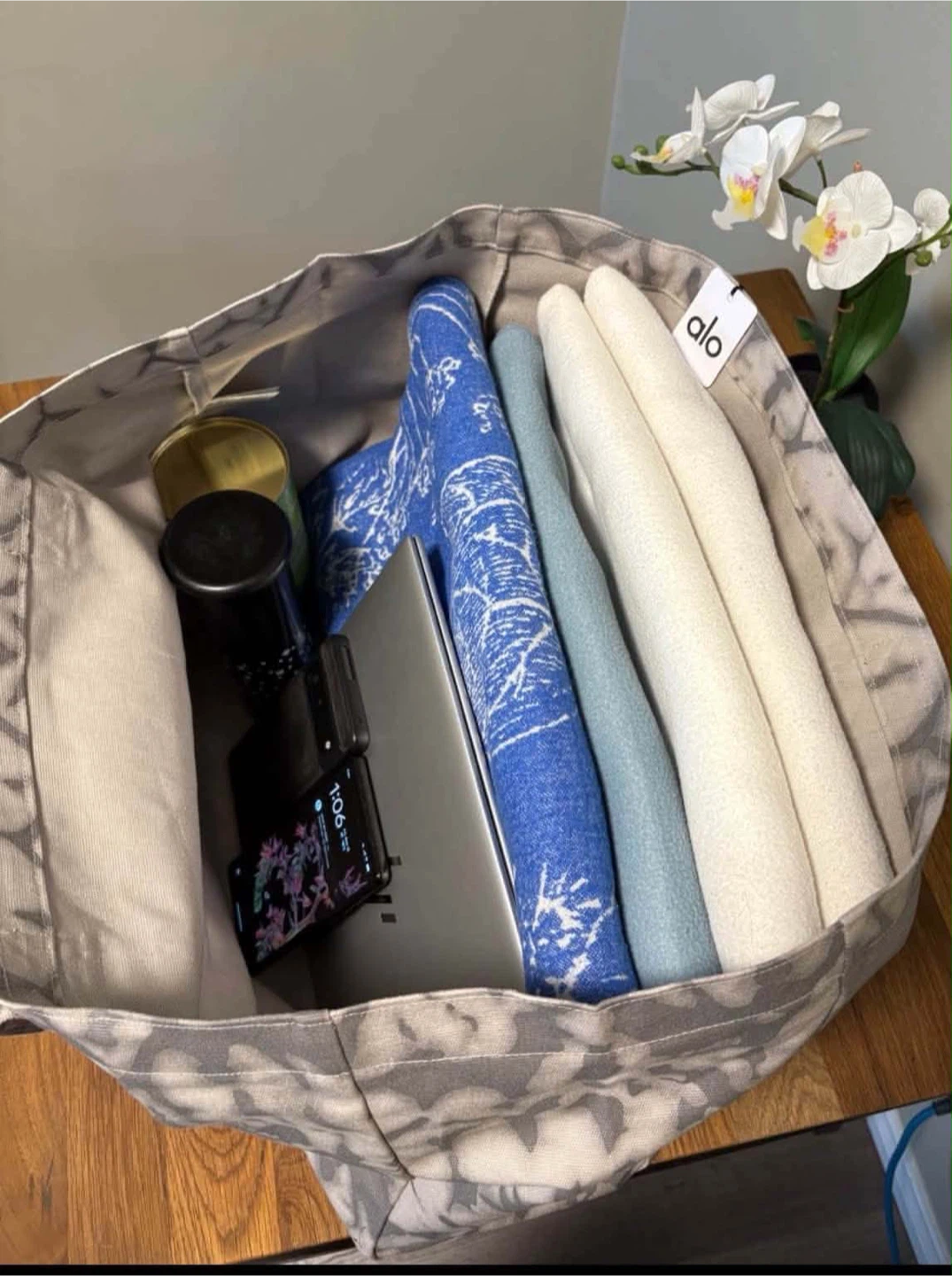 ALO Yoga Iconic Shoppers Bag - photo 4