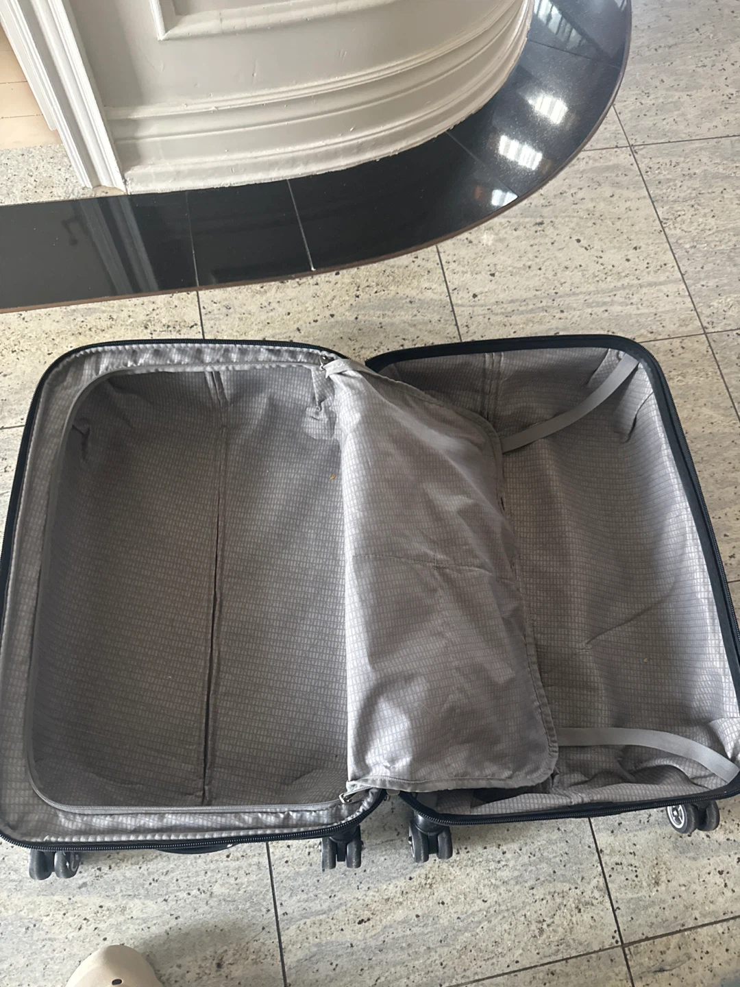 Wenger Grey Hardside Spinner Luggage - photo 5