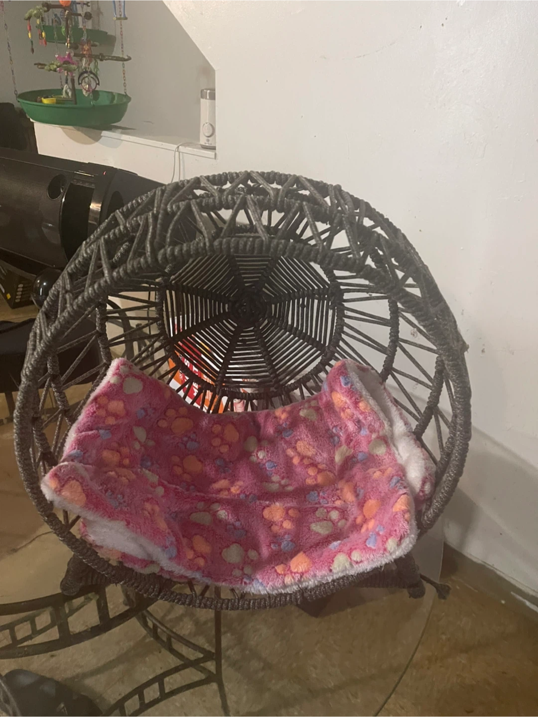 Woven dog/cat  bed  with Pink Paw Print Cushion - photo 2