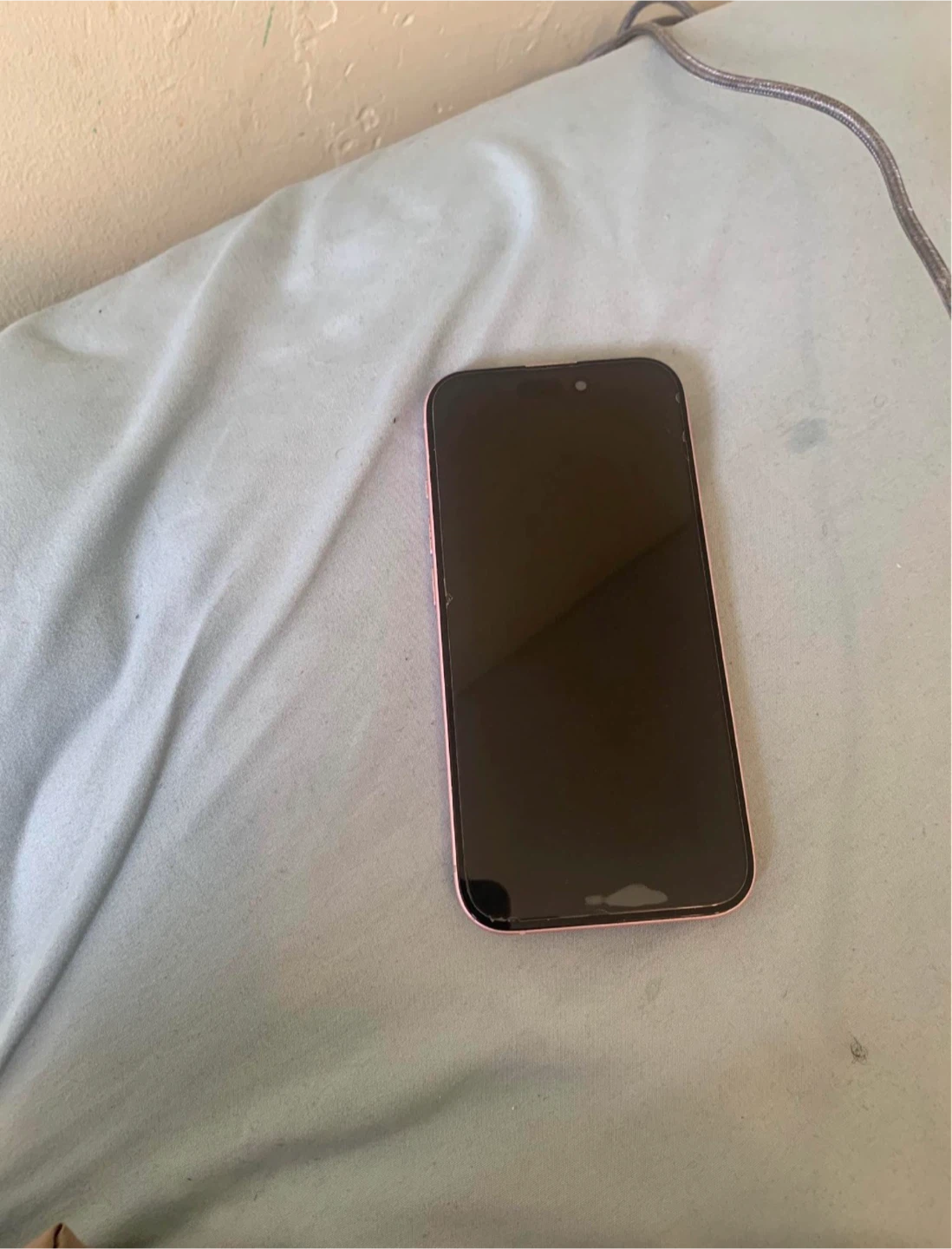 Pink Apple iPhone 15  128gb - Great Condition - photo 2