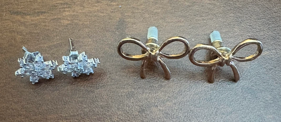 13 pairs of Earrings with Heart shaped box (New) (Free) - photo 4