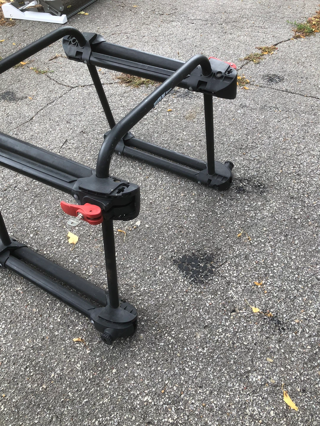 Thule Bike Rack - photo 2