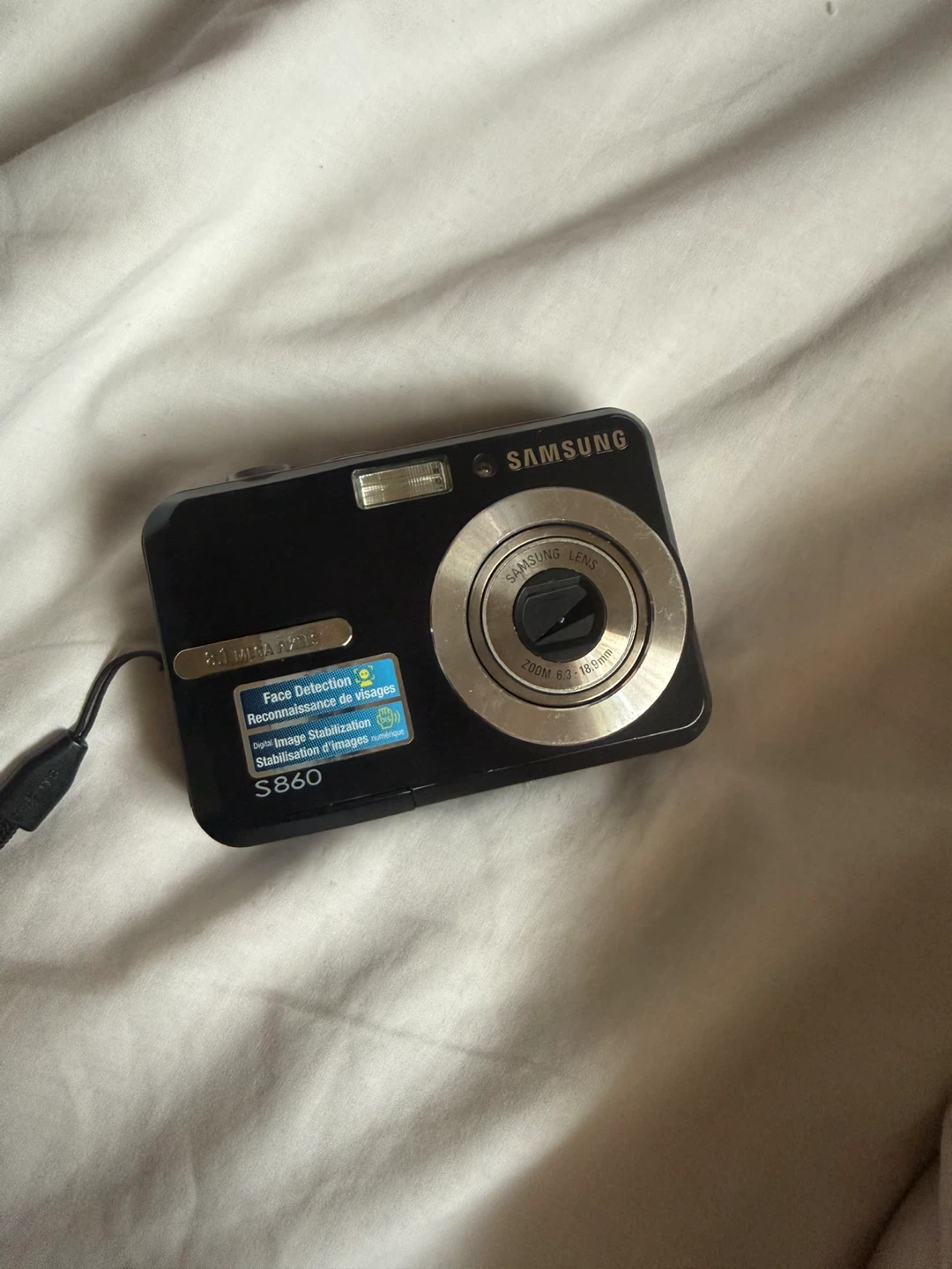 Samsung S860 digital camera