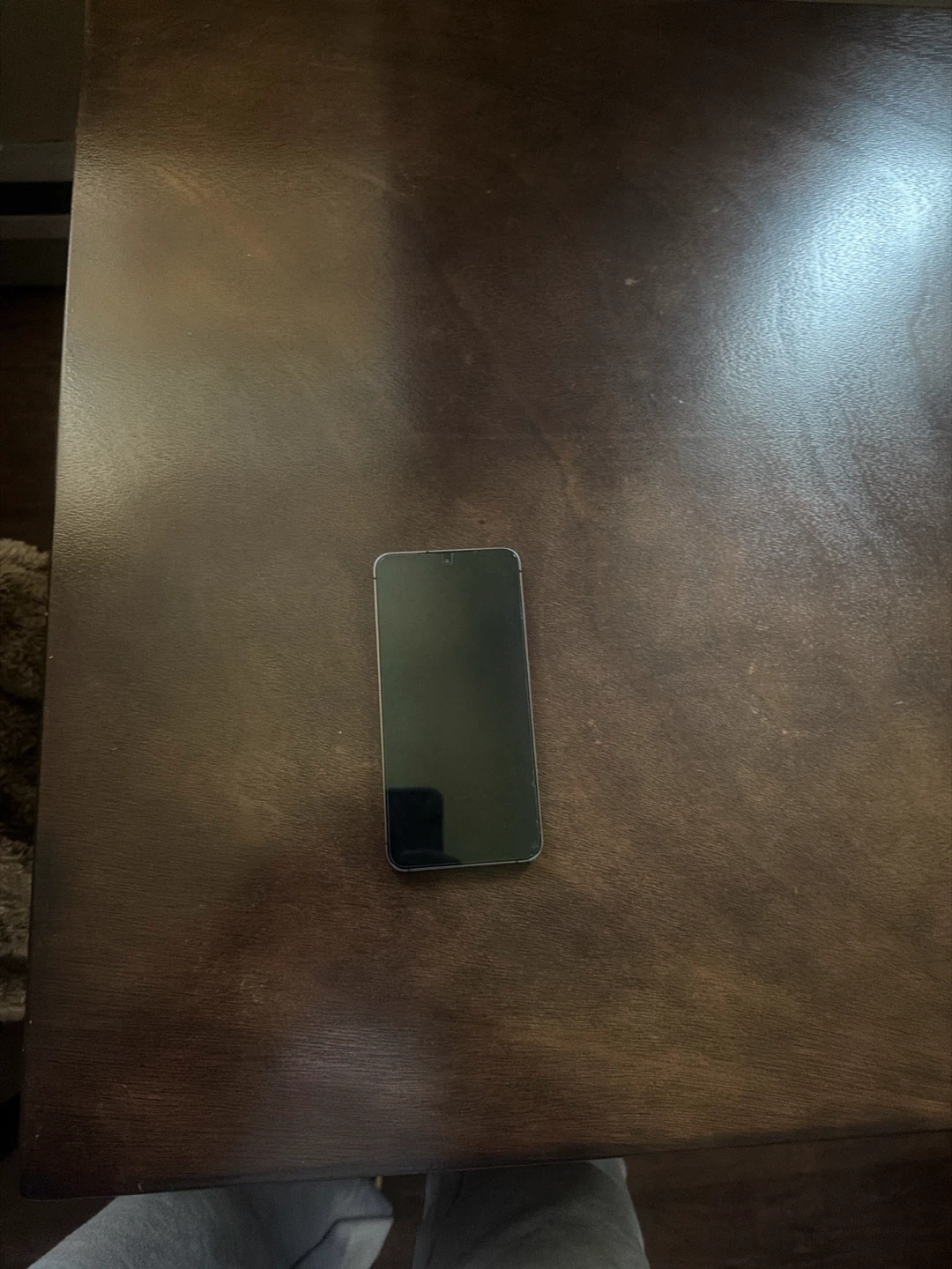 Samsung Galaxy S24 smartphone in grey - photo 2