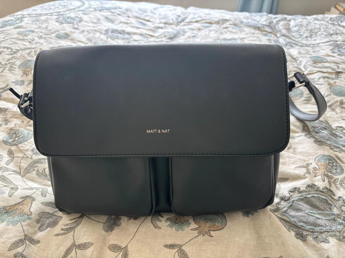 Black Matt & Nat crossbody purse