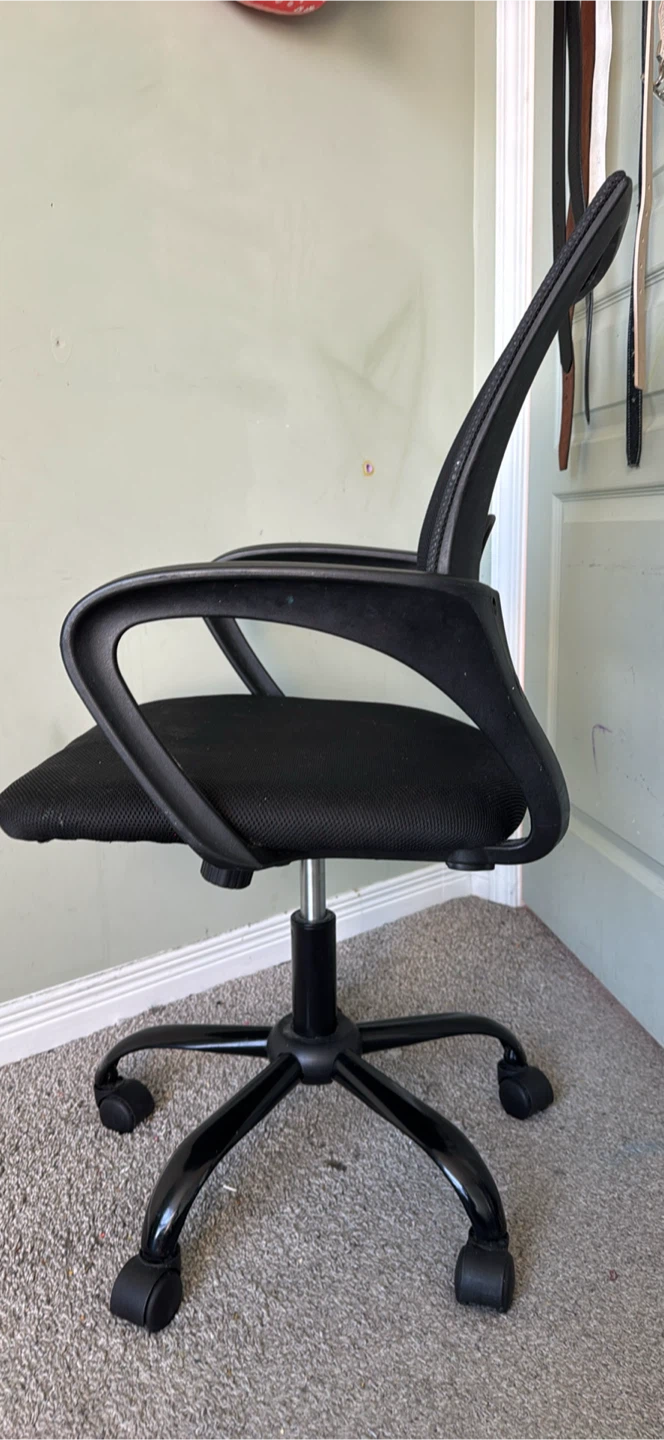 Black Mesh Office Chair - photo 2