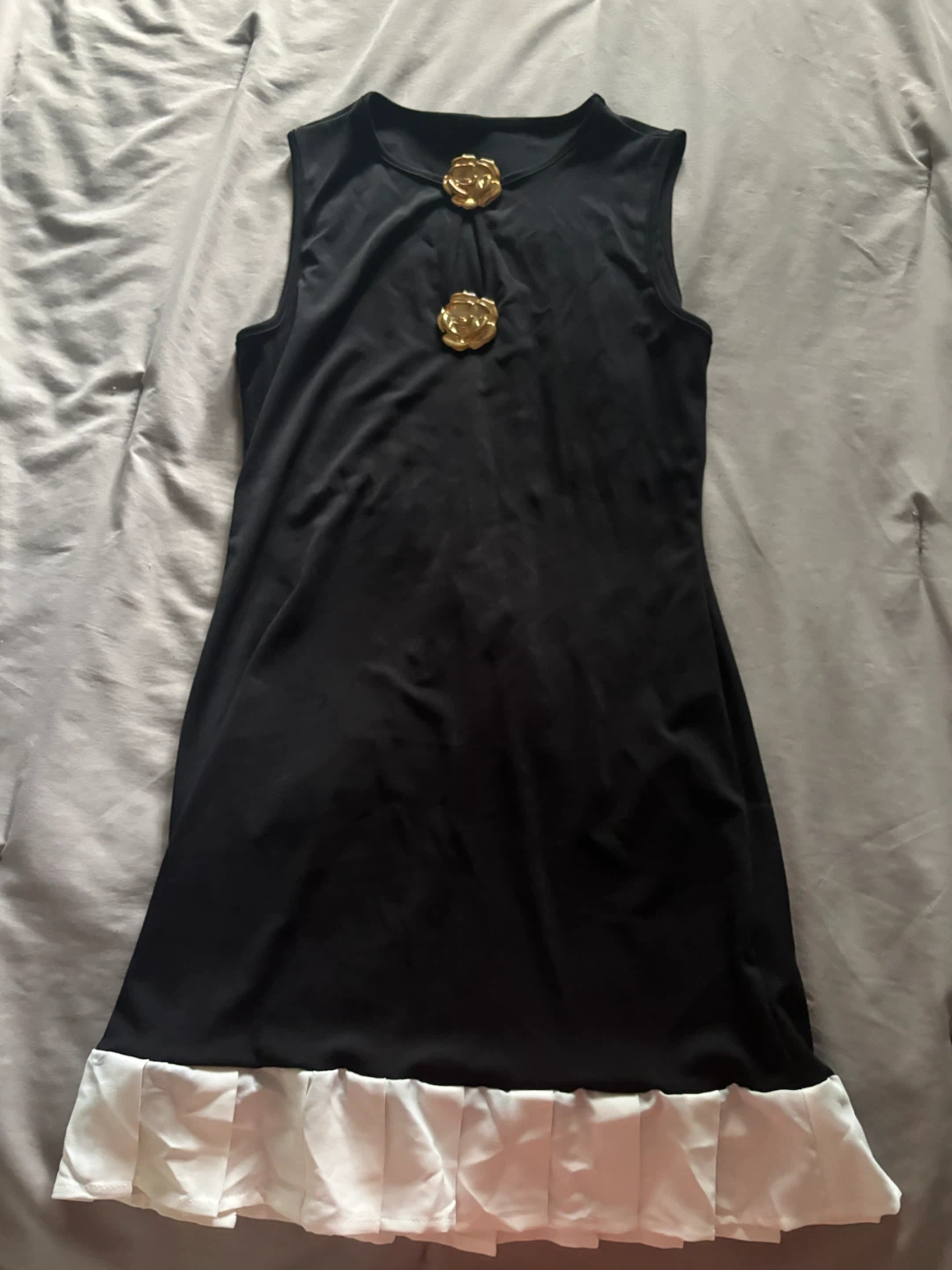 Black Sleeveless Dress with Floral Appliqué - photo 3