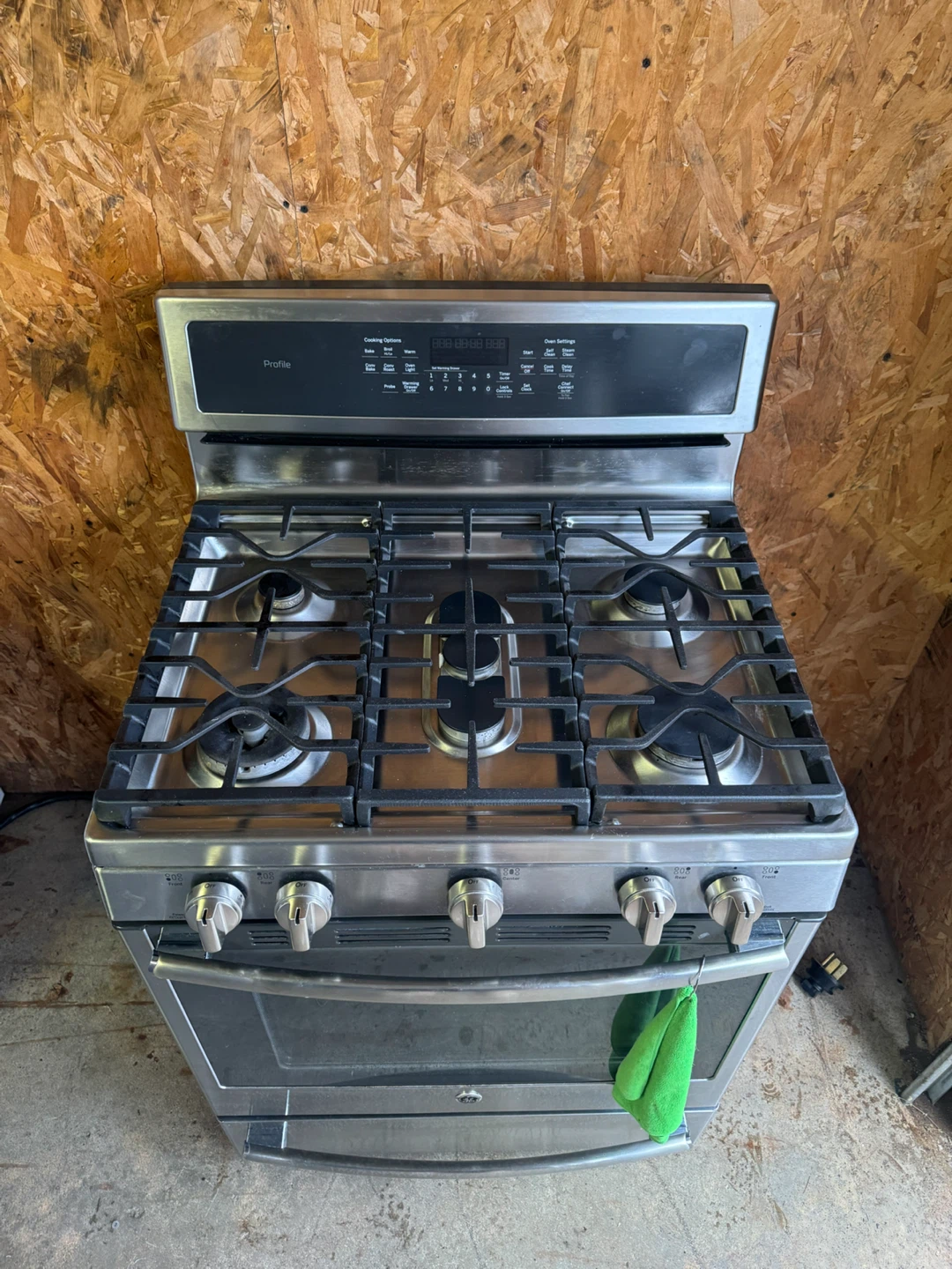 GE Profile Gas Range or propane with 5 Burners