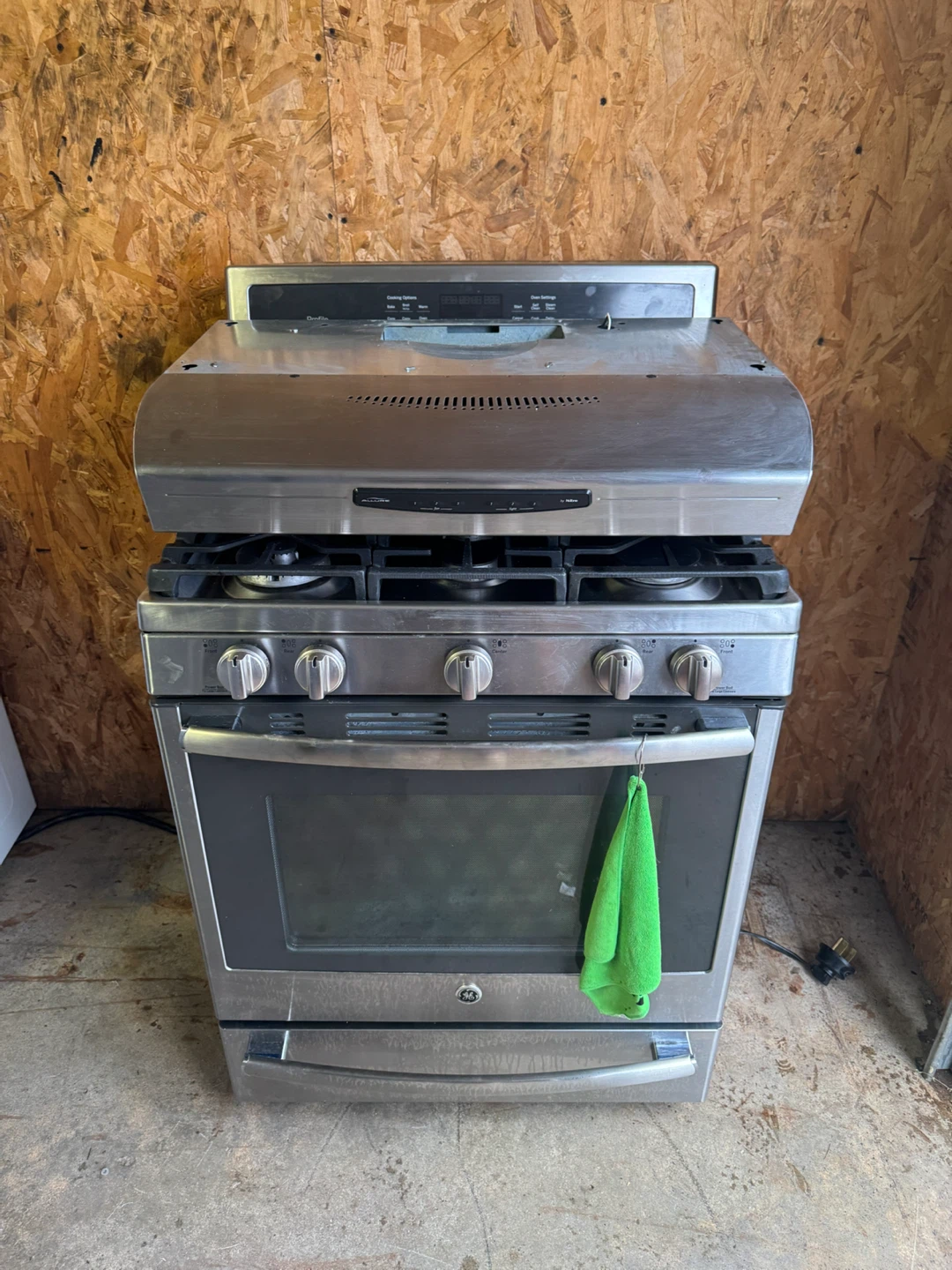 GE Profile Gas Range or propane with 5 Burners - photo 2