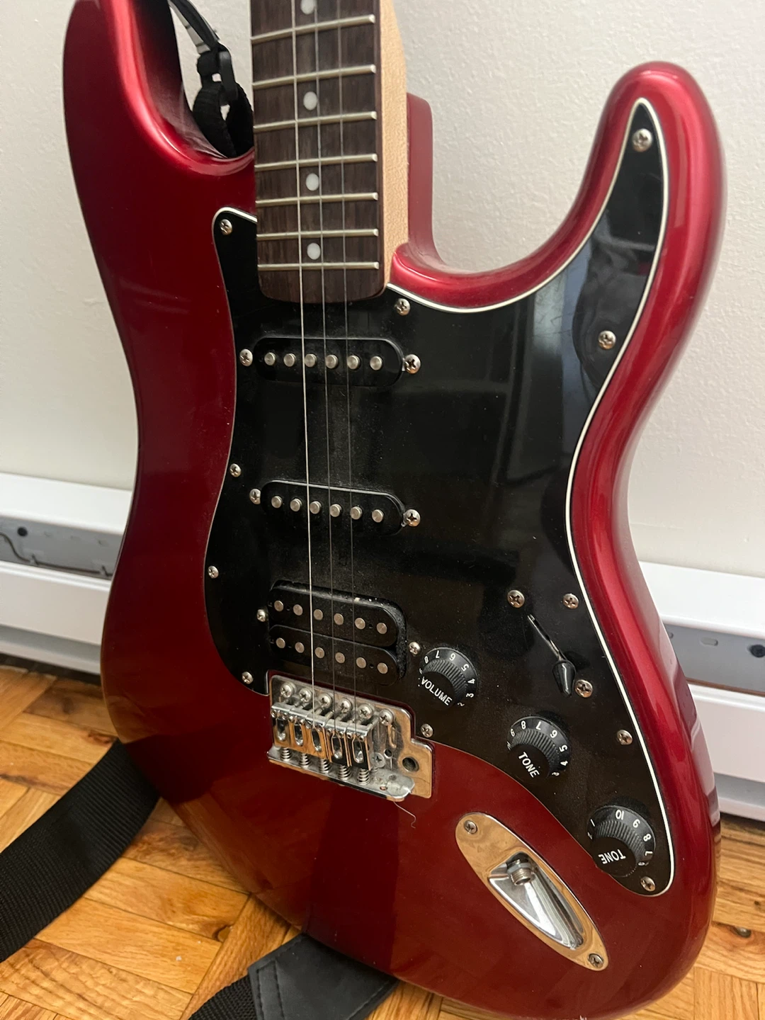 Squier Stratocaster Electric Guitar - photo 2