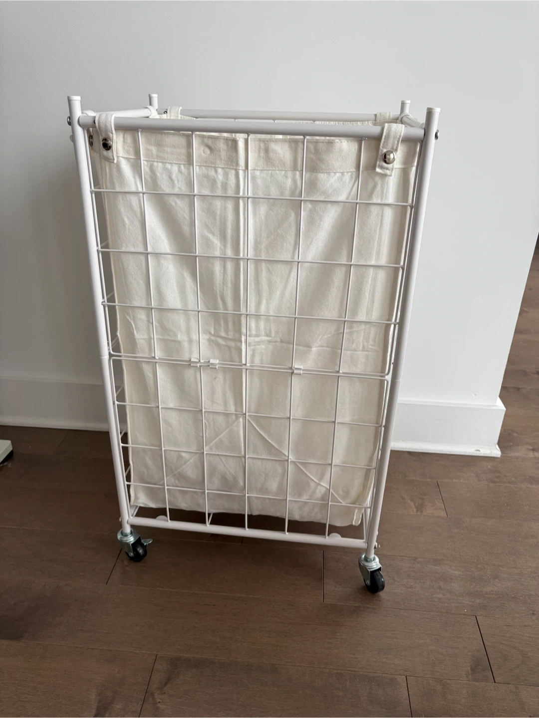 Laundry Hamper with wheels, 100L Capacity