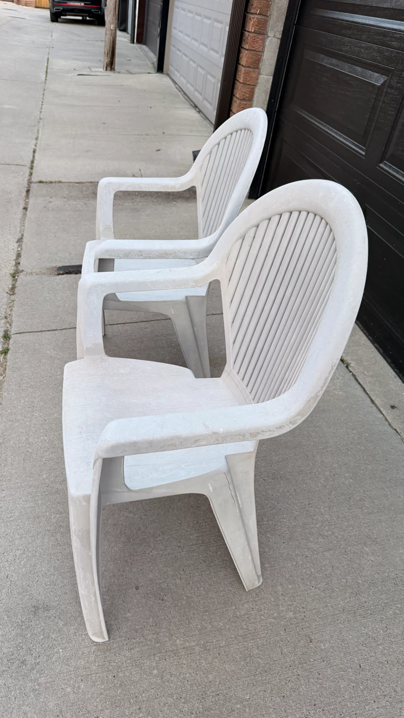Set of 2 White Plastic Patio Chairs - photo 5